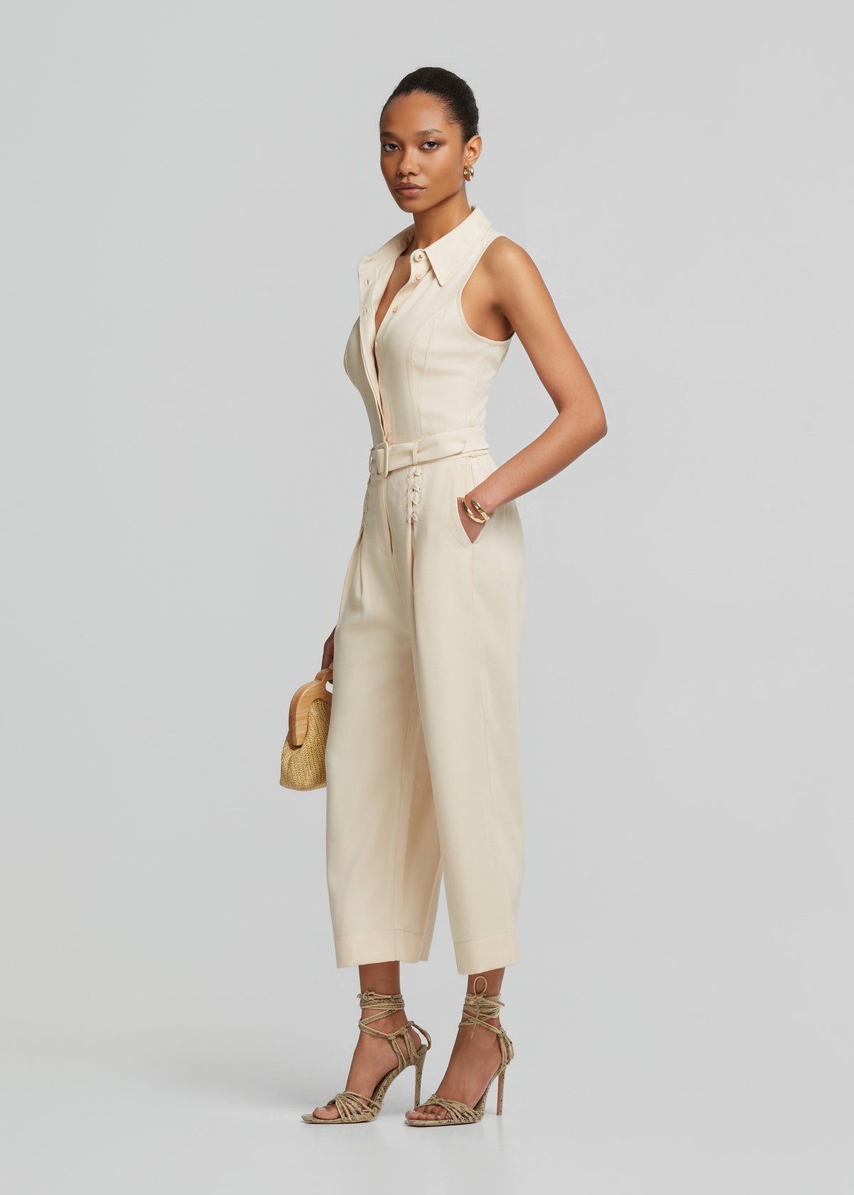 Ολόσωμη φόρμα με διακοσμητικά κορδόνια